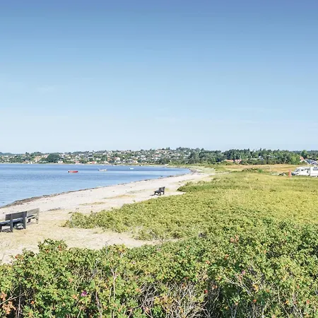 Дом отдыха Lovely In With Sauna